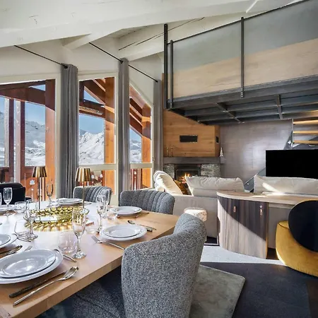 Luxury 4br With Fireplace & Private Parking -