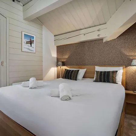 Luxury 4br With Fireplace & Private Parking -