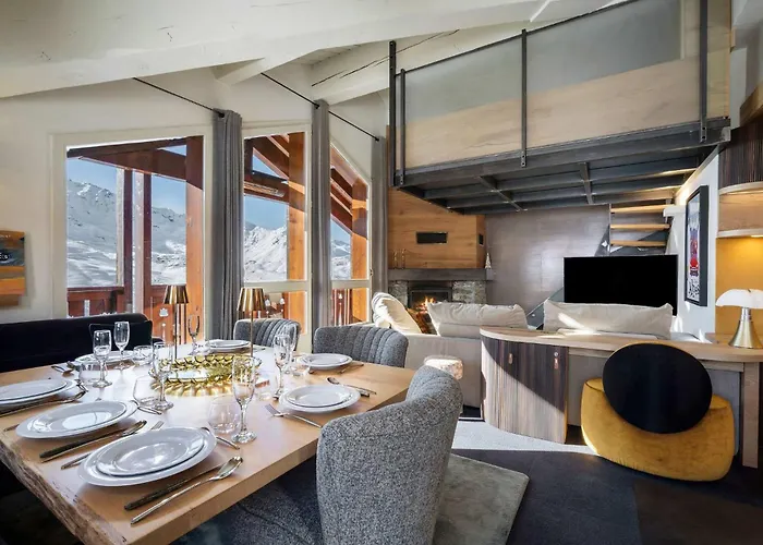 Luxury 4br With Fireplace & Private Parking -