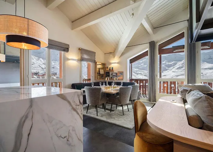 Luxury 4br With Fireplace & Private Parking -