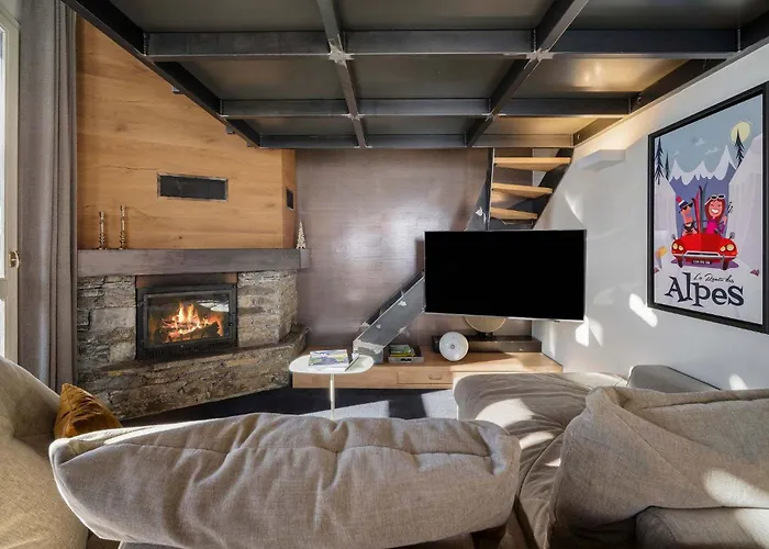 Daire Luxury 4br With Fireplace & Private Parking -